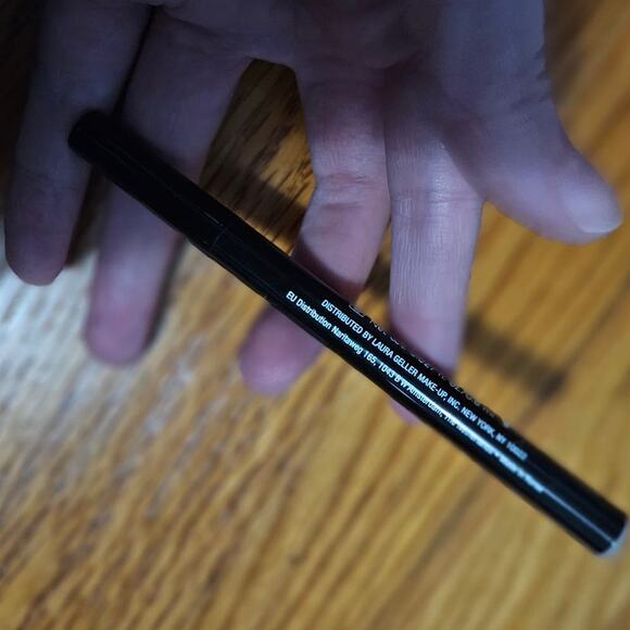 NEW! Laura Geller Brow Sculpting Marker Long-Wearing Brow Color Soft Charcoal - Picture 5 of 5